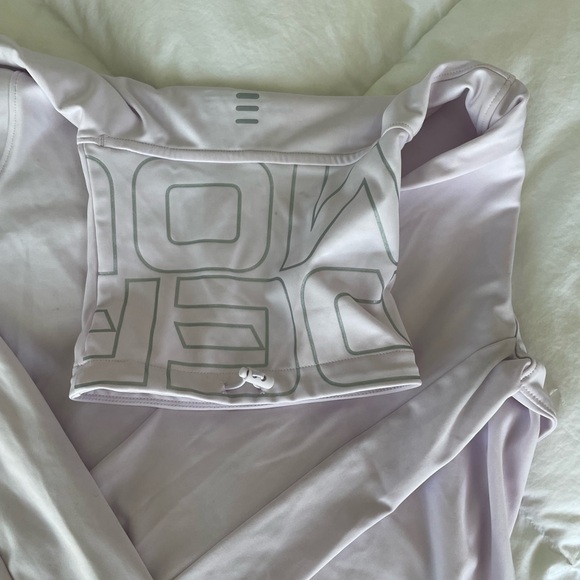 Base layer Running turtleneck top. W Med. never worn - Picture 7 of 9